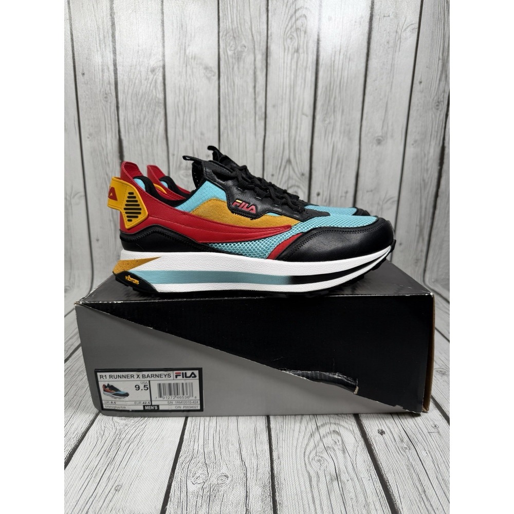 Fila R1 Runner Barneys New York 9.5 VNDS Box Bag